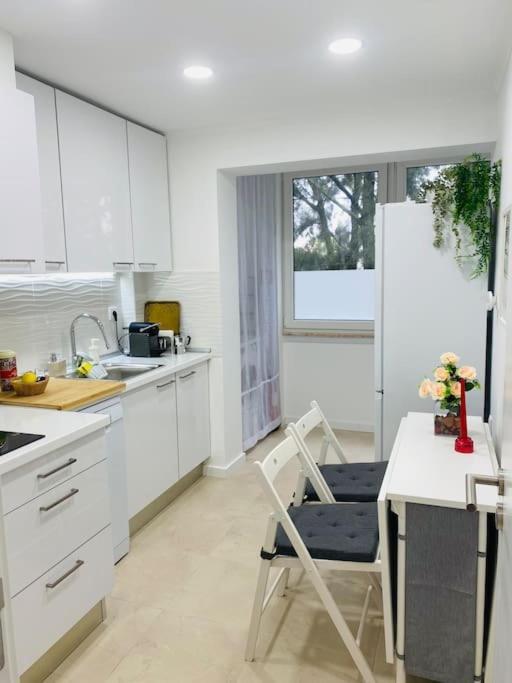 Modern 3 Bedroom Flat In Appartement *